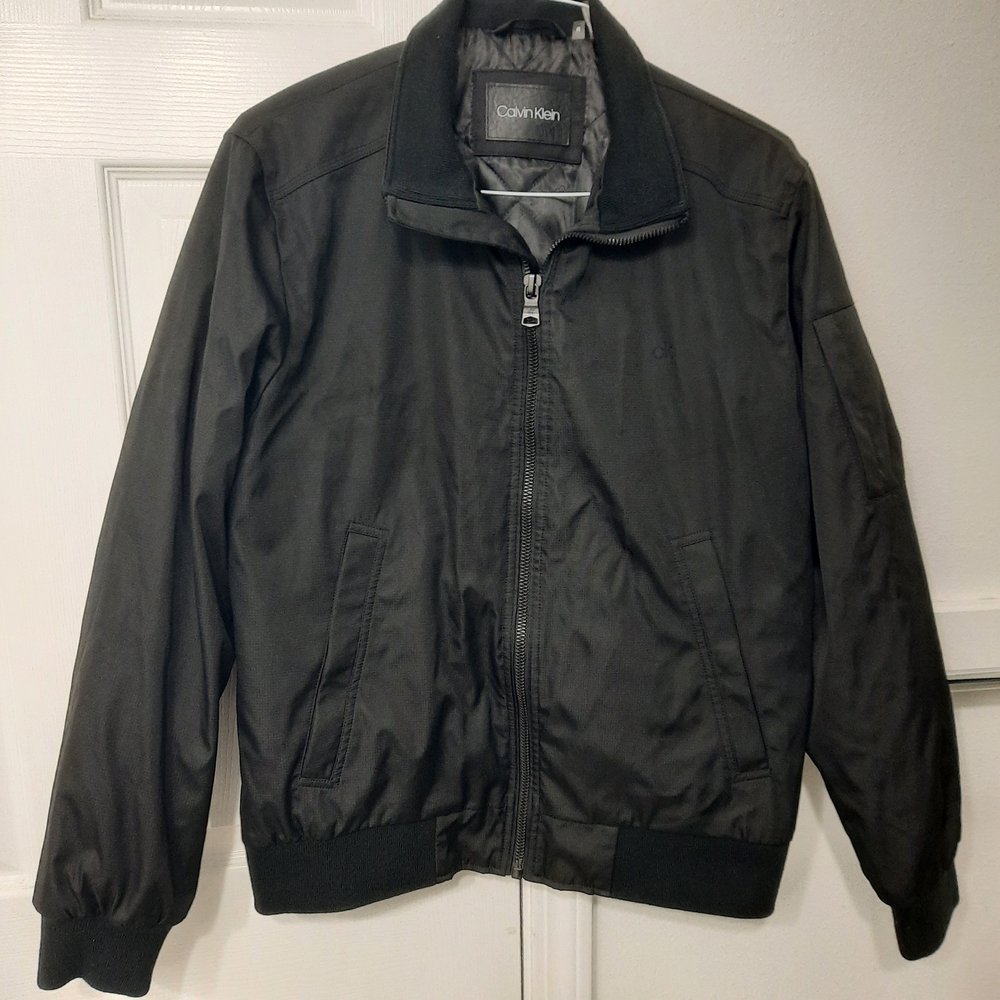 Calvin Klein Black Bomber Jacket Men’s M | CM902929 | Sleek Streetwear Layer